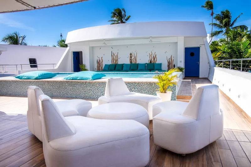 Solarium terrace and sun loungers at Puerto Plaza